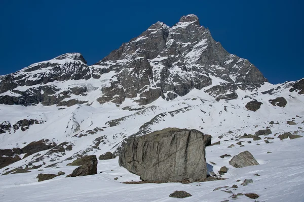 Rock under the Matterhorn — Stock Photo, Image