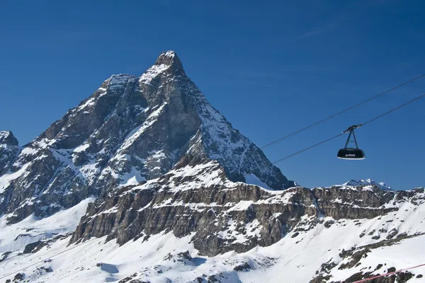 Seilbahn und Matterhorn — Stockfoto