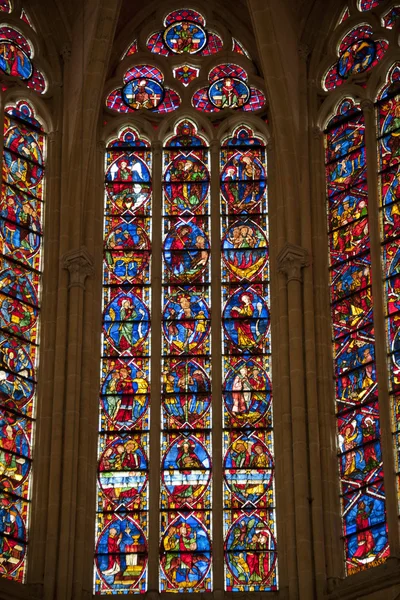 Janela de vidro manchado em saint gatien — Fotografia de Stock