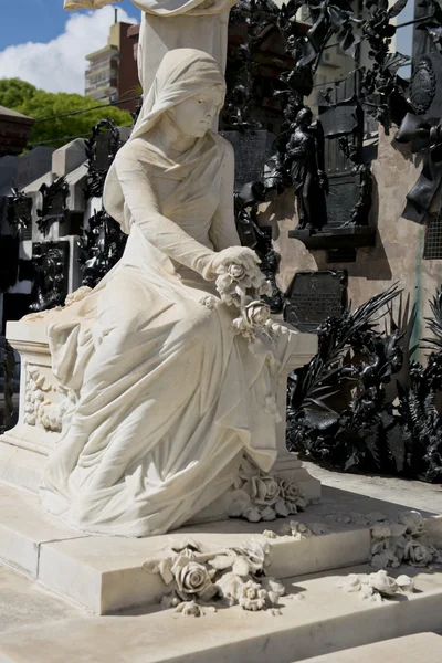 Estatua en el Cementerio de la Recoleta —  Fotos de Stock