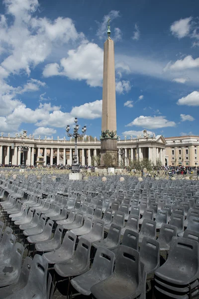 Obelisco en la Plaza de San Pedro de Roma — Foto de Stock