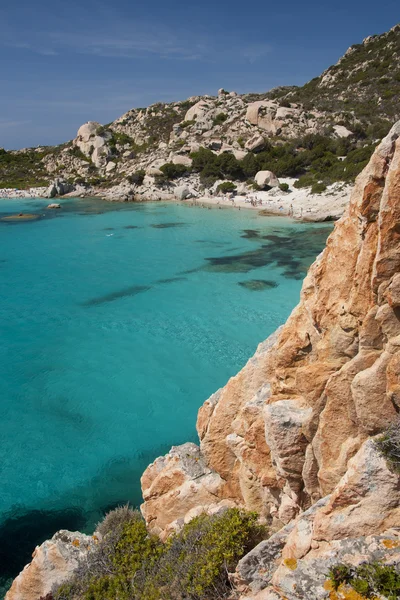 Cala Corsara, maravillosa agua de mar en Spargi — Foto de Stock