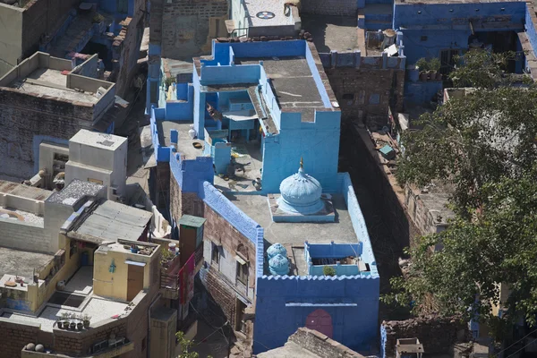 Uitzicht op de blauwe stad vanaf het mehrangarh fort — Stockfoto