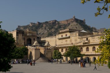 amber fort yakınındaki jaipur avluda