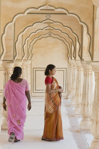 Indické ženy v amber fort — Stock fotografie