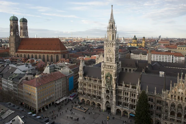 Widok na nowy Ratusz w Monachium — Zdjęcie stockowe