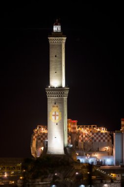 Lanterna Cenova gece