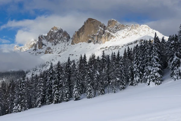 Winterlandschap in de dolomiti — Stockfoto