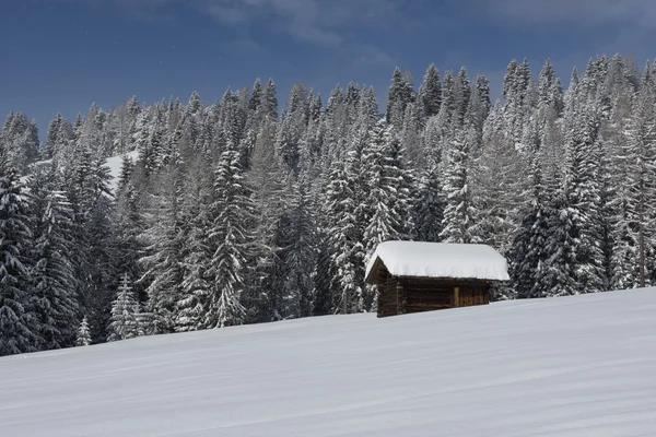 Chalé em Val di Fassa — Fotografia de Stock