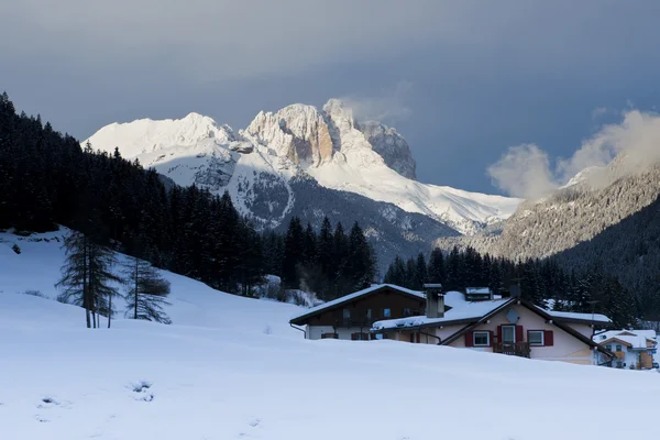 Zimowy krajobraz w dolomiti — Zdjęcie stockowe