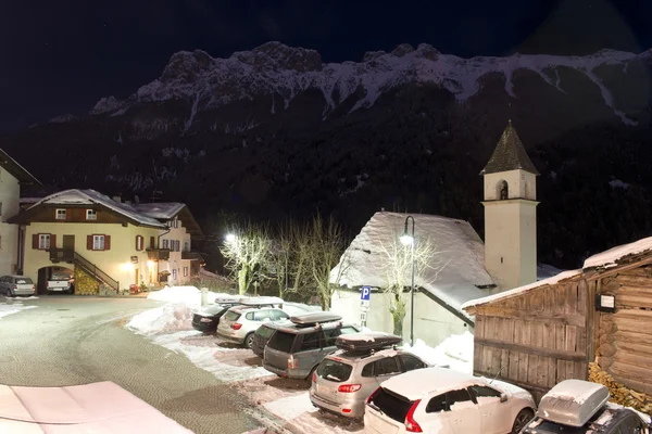 Nacht uitzicht op soraga — Stockfoto