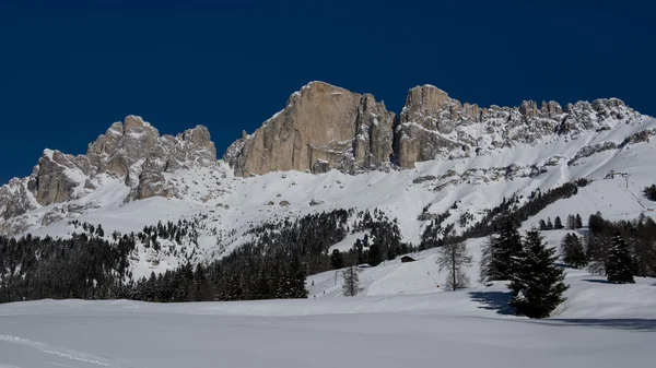 Neve, Cime e Nuvole — Foto Stock