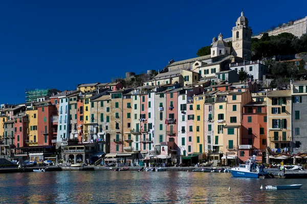 Case colorate a Portovenere — Foto Stock