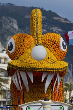 menton limon Festivali'nde float