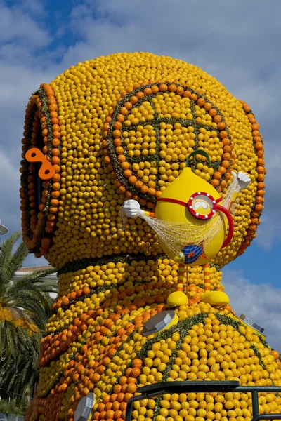 Zweven op de citroen festival van menton — Stockfoto