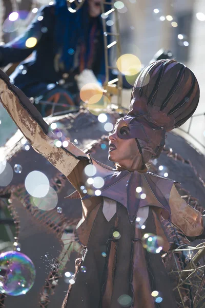 Masker in the Lemon Festival Parade — Stock Photo, Image