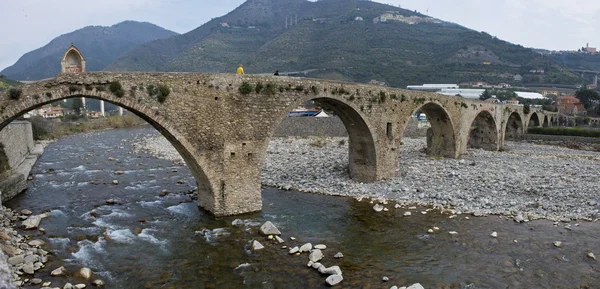 Römische Steinbrücke in Taggia — Stockfoto