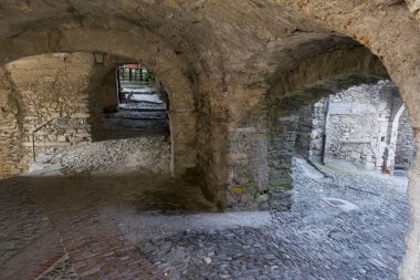 kemer triora içinde