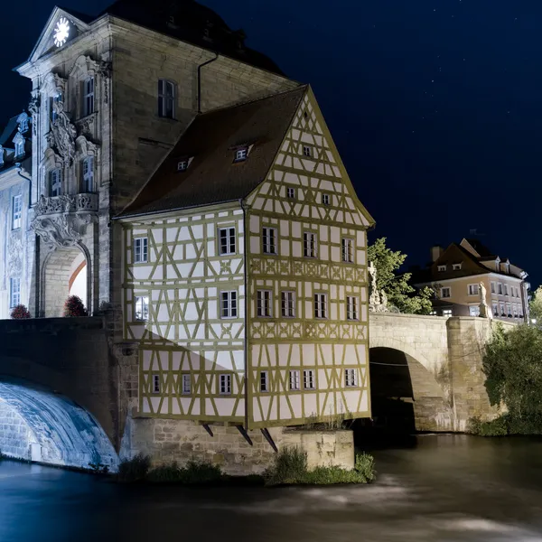 Antiguo Ayuntamiento de Bamberg por la noche — Foto de Stock