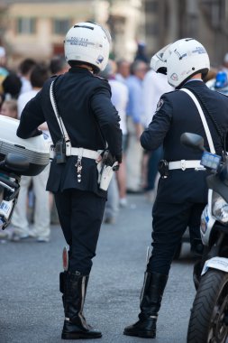 İki polis memuru
