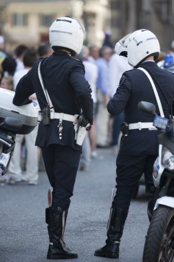 İki polis memuru