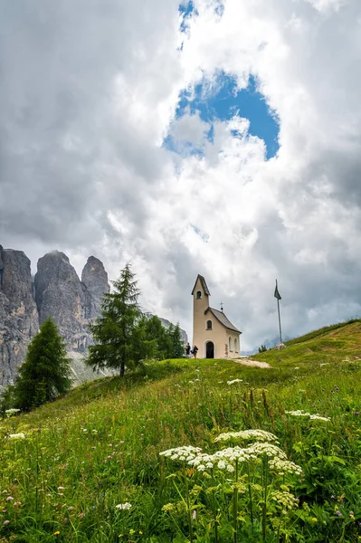 Gardena Pass Little White Church Facing Sella Group Heart Dolomites — Stock Photo, Image
