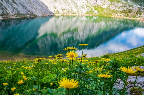 Lago Alpino Boe Perto Corvara Nas Dolomitas Val Badia — Fotografia de Stock