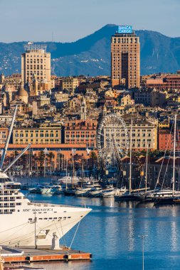Akdeniz 'in en önemli limanlarından biri olan Cenova limanının manzarası