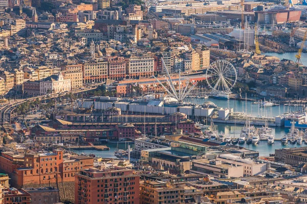 热那亚港是地中海最重要的港口之一 — 图库照片