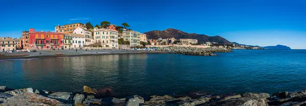 Пляж Рыбацкая Деревня Вернаццола Недалеко Центра Генуи Италия — стоковое фото