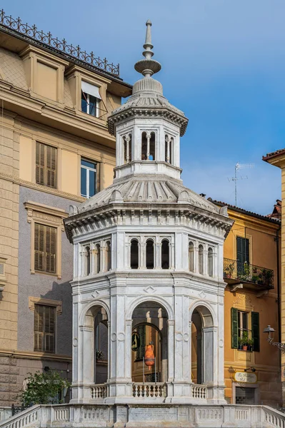 Fuente Famosa Construida 1879 Fuente Termal Llamada Bollente Casco Antiguo —  Fotos de Stock