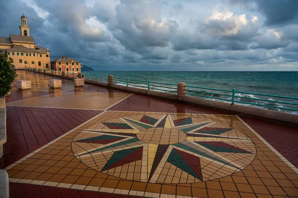 Kerk Aan Zeepromenade Van Corso Italia Genua Italië — Stockfoto