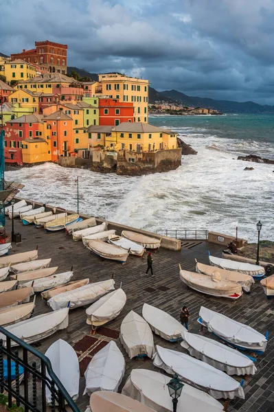 Mare Tempestoso Nel Villaggio Pescatori Boccadasse Nel Centro Genova — Foto Stock