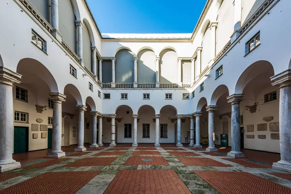 Patio Interior Con Columnas Del Palacio Ducal Génova Italia —  Fotos de Stock