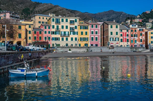 Widok Stare Kolorowe Domy Wsi Nervi Część Miasta Genua Włochy — Zdjęcie stockowe