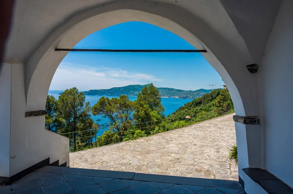 Vista Sobre Mar Santuário Madonna Delle Grazie Topo Uma Colina — Fotografia de Stock