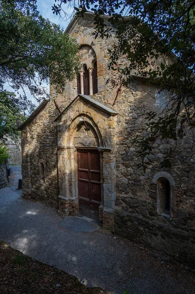 Starożytny Romański Kamienny Kościół San Nicolo Dell Isola Sestri Levante — Zdjęcie stockowe