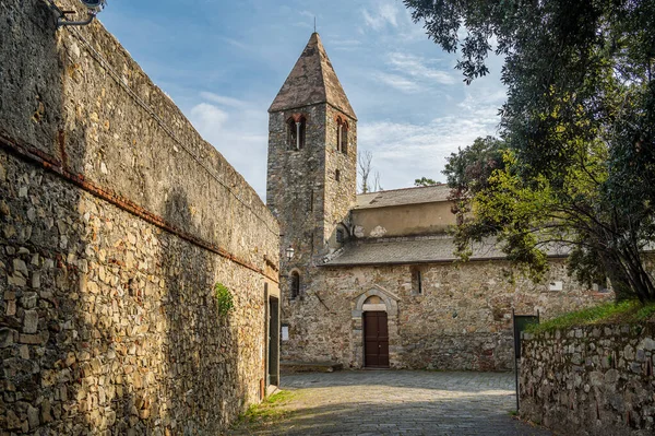 Antiga Igreja Pedra Românica Chamada San Nicolo Dell Isola Sestri — Fotografia de Stock