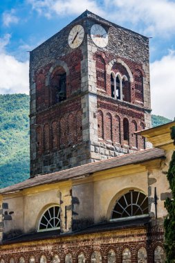 Borzonasca 'daki Aziz Andrew Manastırı ulusal anıt ilan edilen antik bir ibadethane..