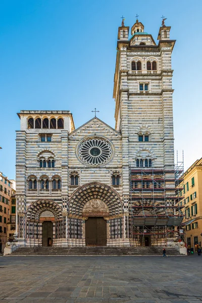 Католический Собор Генуи Посвященный Сан Лоренцо Старом Городе Типичными Черно — стоковое фото