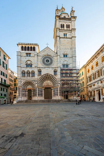 Cathedral Genoa Dedicated San Lorenzo Old Town Its Typical Black — Stock Photo, Image