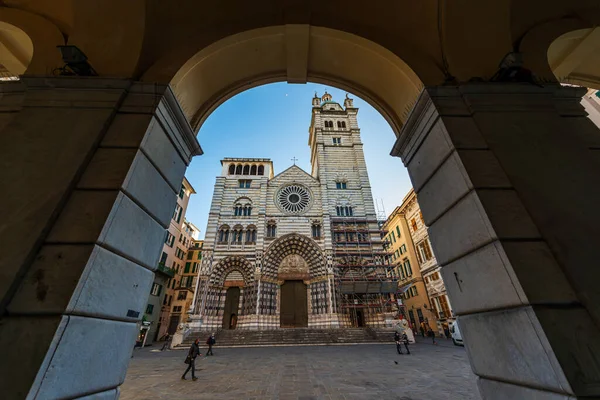 Католический Собор Генуи Посвященный Сан Лоренцо Старом Городе Типичными Черно — стоковое фото