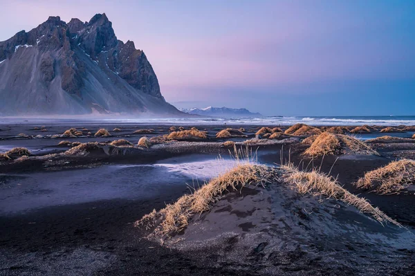 Vestrahorn Hora Její Černá Písečná Pláž Jižním Islandu — Stock fotografie