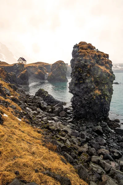 Costa Arnarstapi Pequena Aldeia Península Snaefellsnes Islândia — Fotografia de Stock