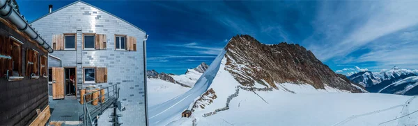 Monchsjoch Hut Schronisko Górskie Alpach Berneńskich Należące Szwajcarskiego Klubu Alpejskiego — Zdjęcie stockowe