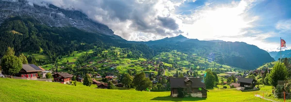 スイス ベルネーゼ オーバーランドのグリンデルヴァルト渓谷の美しい風景 — ストック写真