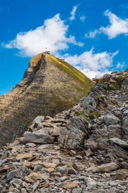 Schynighe Platte ve Faulhorn arasındaki patikada göller ve dağlarda muhteşem panoramayla muhteşem bir yürüyüş.