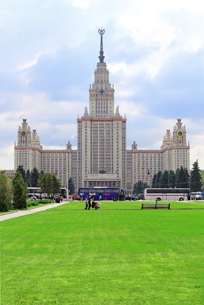 The main building of Moscow State University named after M.V. Lomonosov — Stock Photo, Image