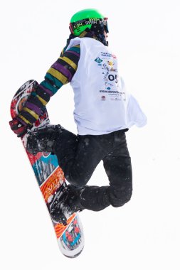 atlama ve tahta kapma snowboarder