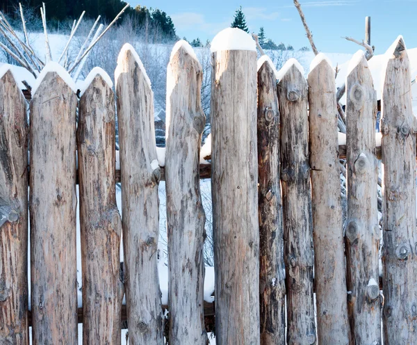 Cerca poste tablones de madera rota —  Fotos de Stock